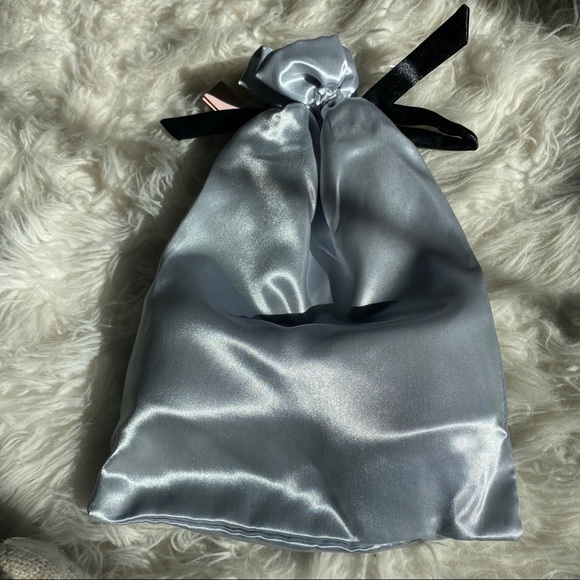 Victoria’s Secret Rhinestones Slippers Sandals - Picture 7 of 8